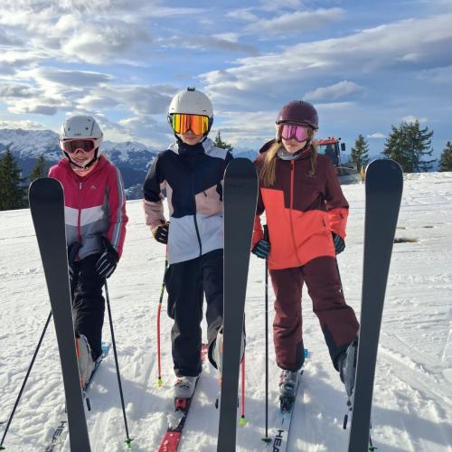 3 Mädchen auf der Piste