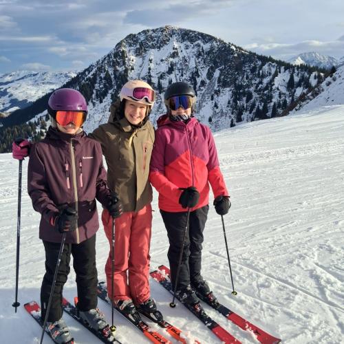 3 Mädchen auf der Piste
