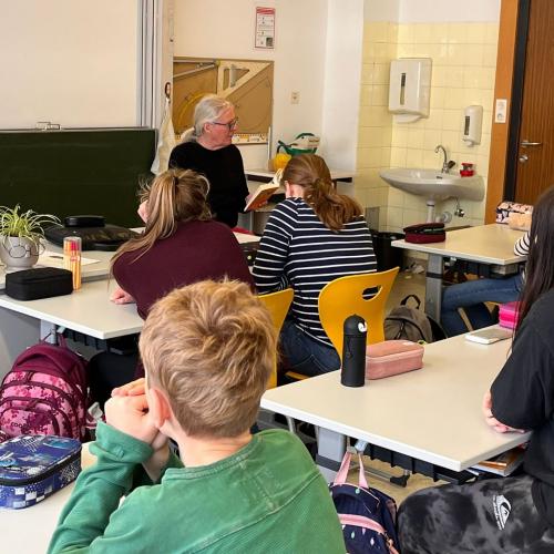 Klasse bei der Autorenlesung