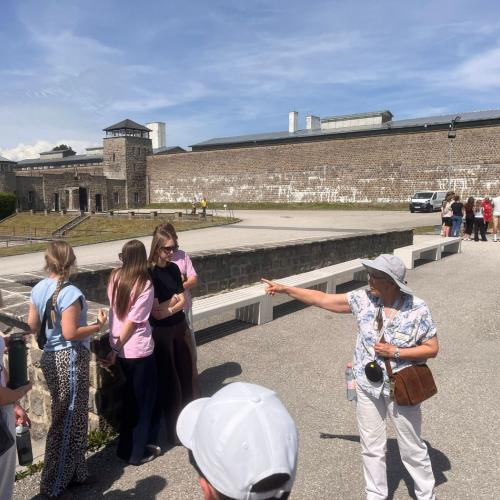 Kinder bei Besichtigung