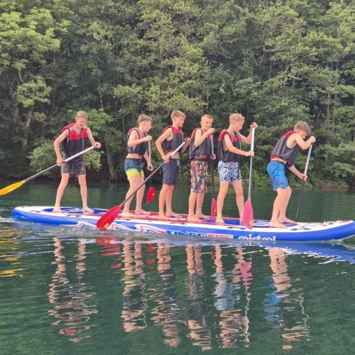 Kinder beim SUP