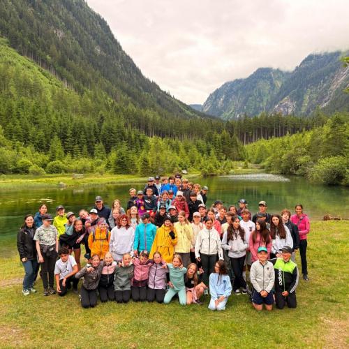 Gruppe vor dem Blausee